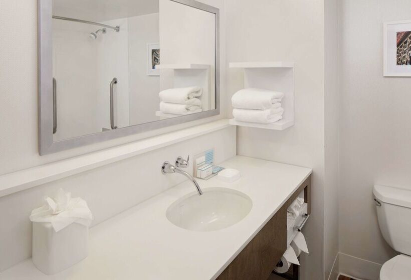 هتل Hampton Inn Louisville Downtown
