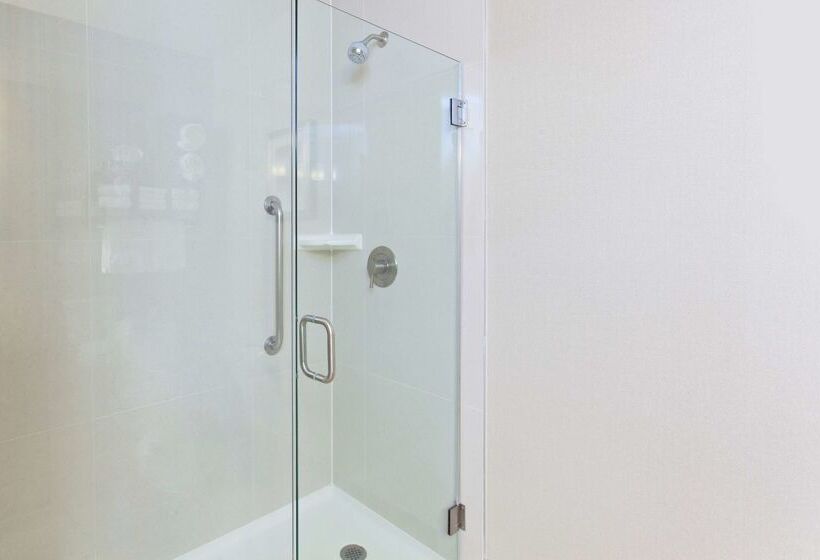 בית מלון כפרי Hampton Inn Morgan Hill