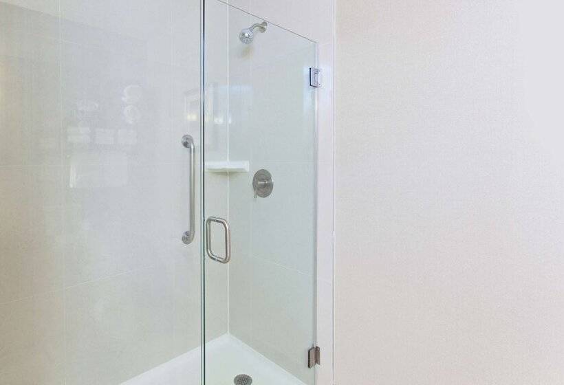 בית מלון כפרי Hampton Inn Morgan Hill