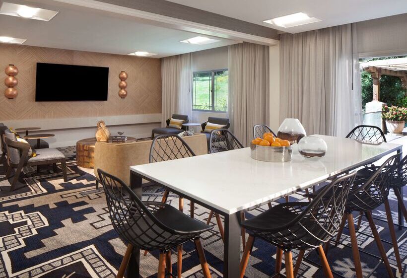 هتل Hilton Santa Cruz/scotts Valley