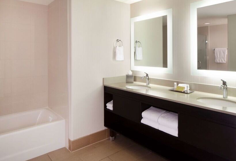 هتل Hilton Santa Cruz/scotts Valley