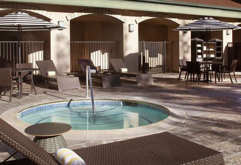 هتل Hilton Santa Cruz/scotts Valley