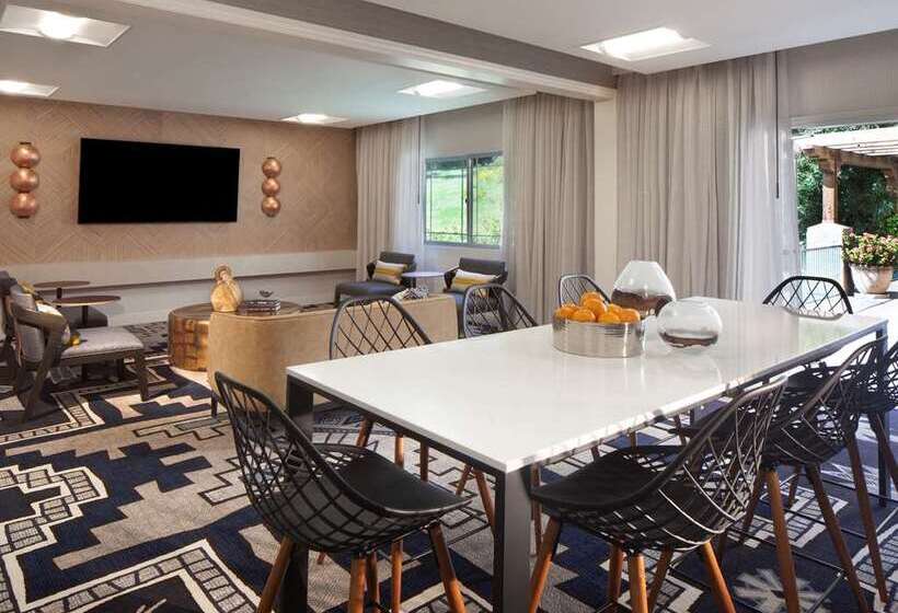 هتل Hilton Santa Cruz/scotts Valley