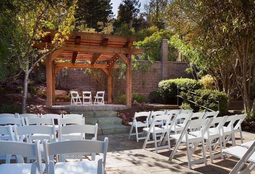 هتل Hilton Santa Cruz/scotts Valley