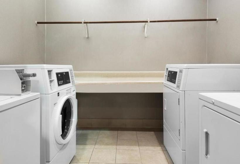 בית מלון כפרי Homewood Suites By Hilton Charlotte Northuniv Research