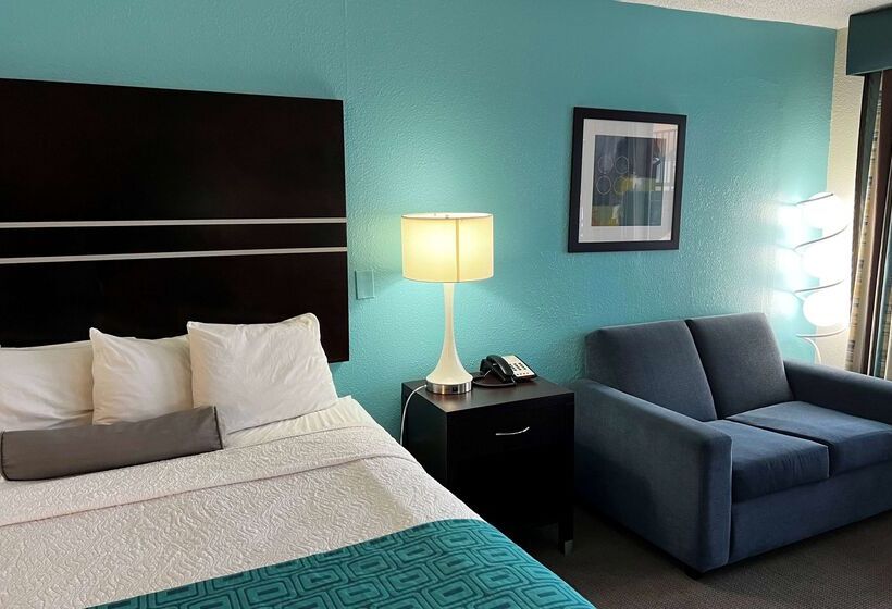 هتل Howard Johnson By Wyndham Houston Heights/downtown