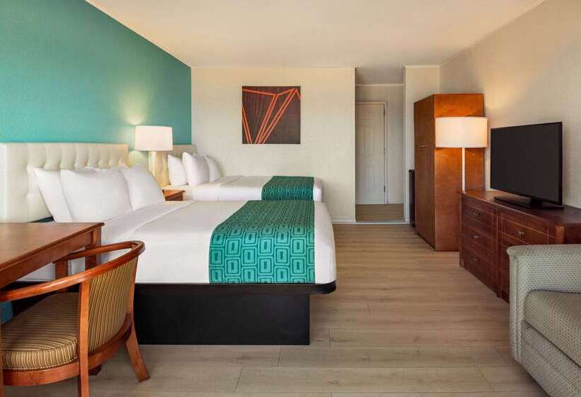 هتل Howard Johnson By Wyndham Ocean City Oceanfront