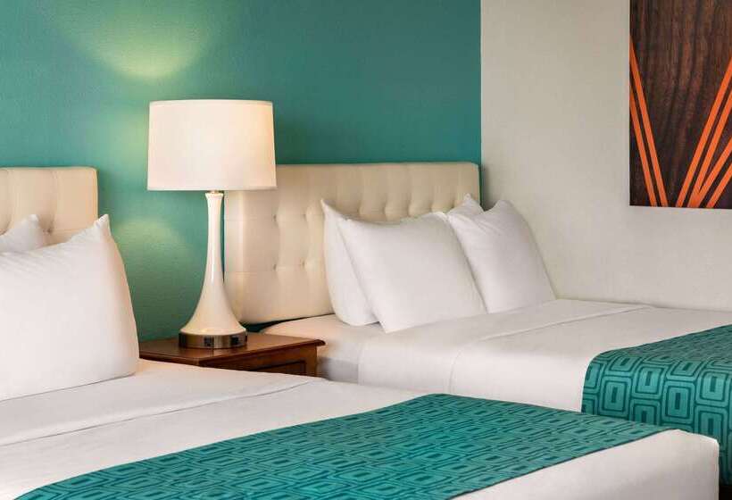 هتل Howard Johnson By Wyndham Ocean City Oceanfront