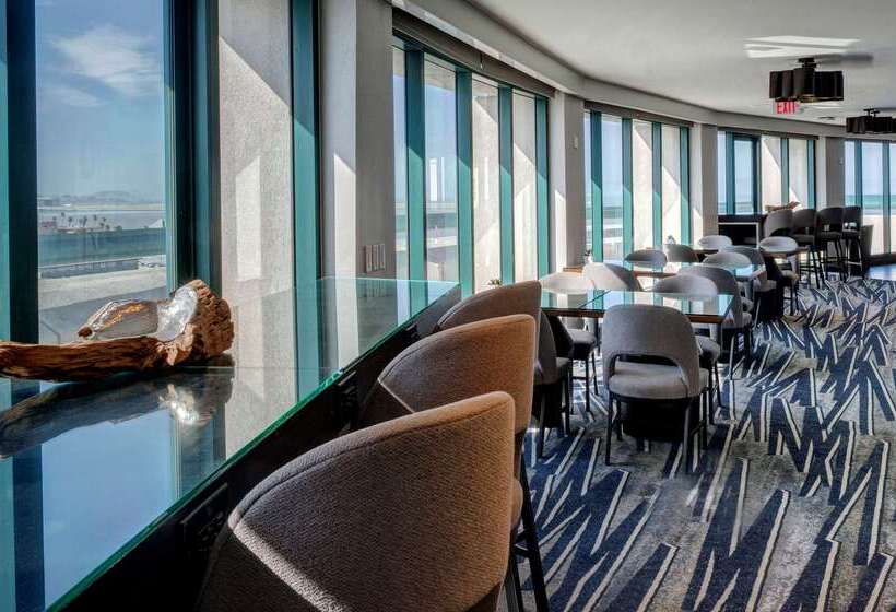 هتل Hyatt Regency San Francisco Airport