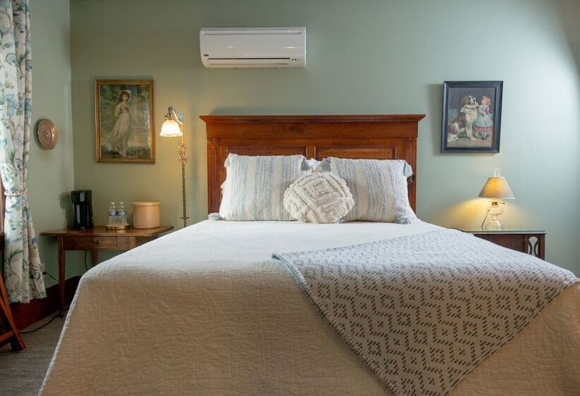 هتل Inn At Cedar Crossing