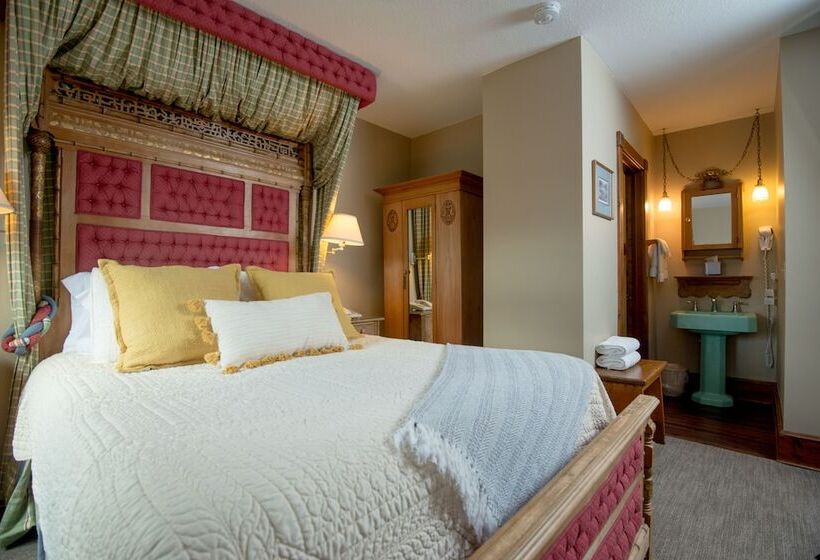 هتل Inn At Cedar Crossing