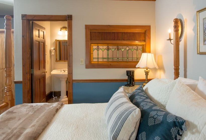 هتل Inn At Cedar Crossing