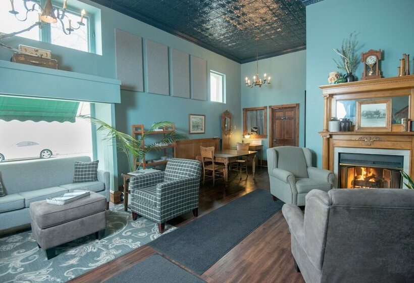 هتل Inn At Cedar Crossing