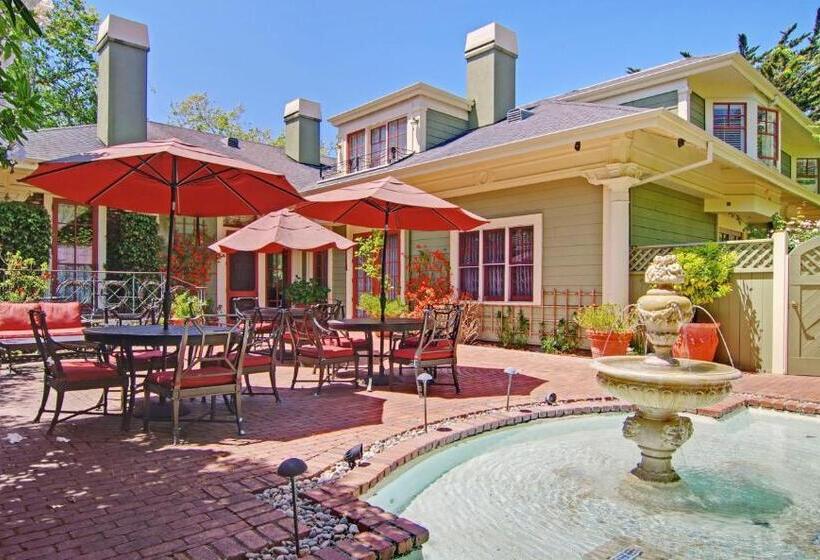 هتل Inn At Depot Hill