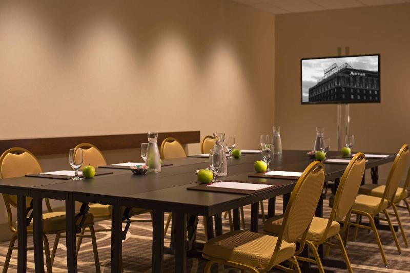 هتل Peoria Marriott Pere Marquette