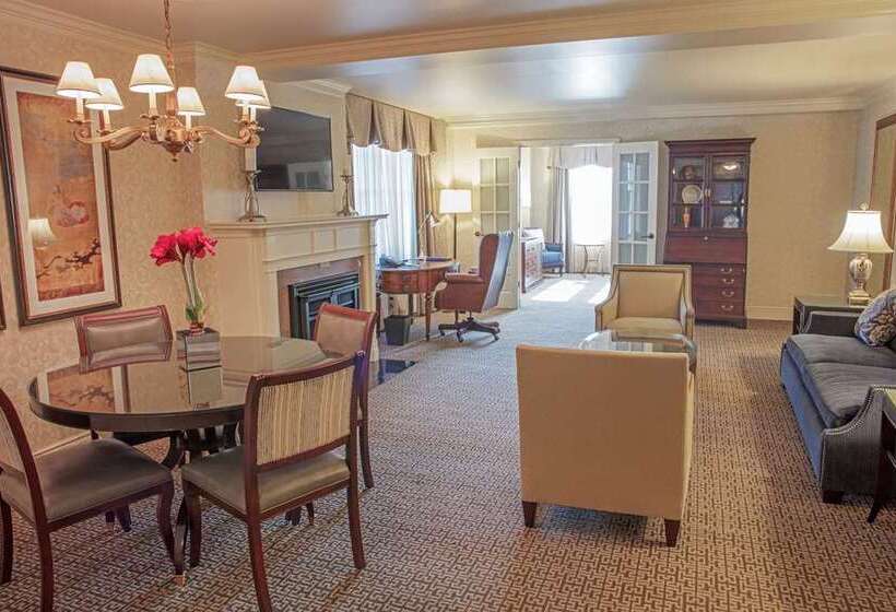 هتل Roanoke & Conference Ctr, Curio Collection By Hilton