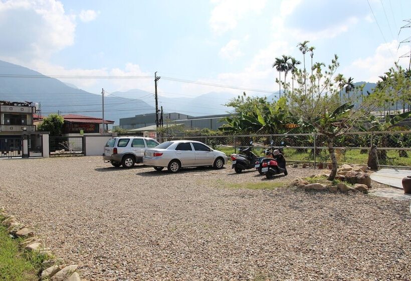 تختخواب و صبحانه 晨民宿 Morning Homestay