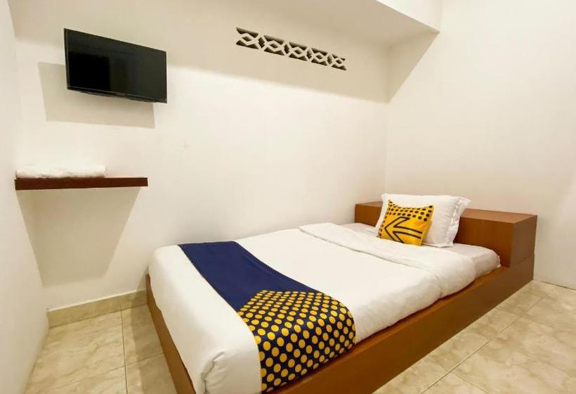 هتل Spot On 2051 Sho Family Homestay And Resto