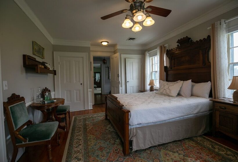 تختخواب و صبحانه Willard Richards Inn
