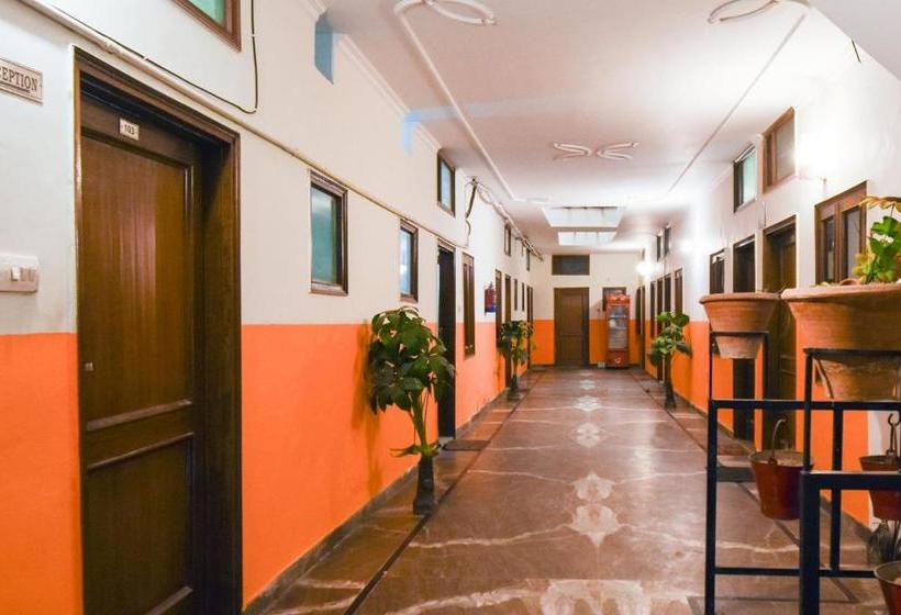 فندق Spot On 64405  Ranson Grand