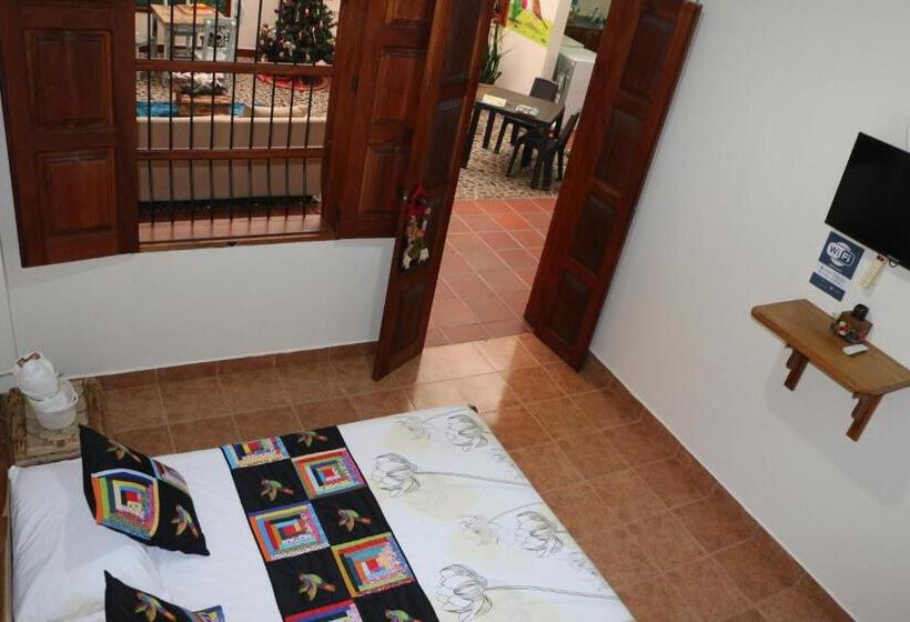 پانسیون Candileja Hostel
