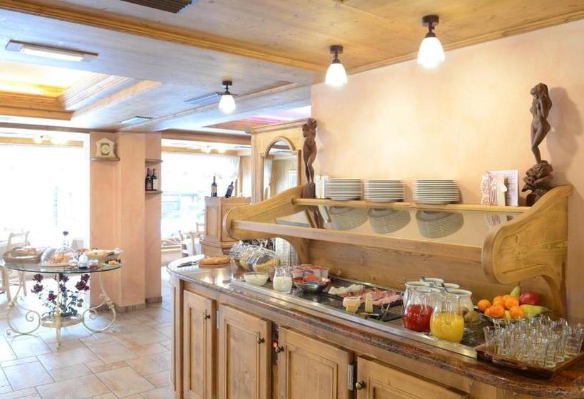 هتل Albergo Alpenrose
