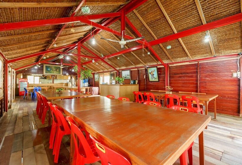 هتل Reddoorz Syariah @ Sumur Tiga Beach Sabang