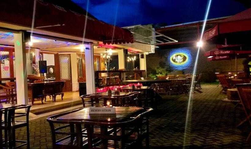 مبيت وإفطار Sultan Guest House & Resto Tulungagung