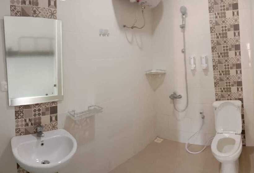 مبيت وإفطار Sultan Guest House & Resto Tulungagung