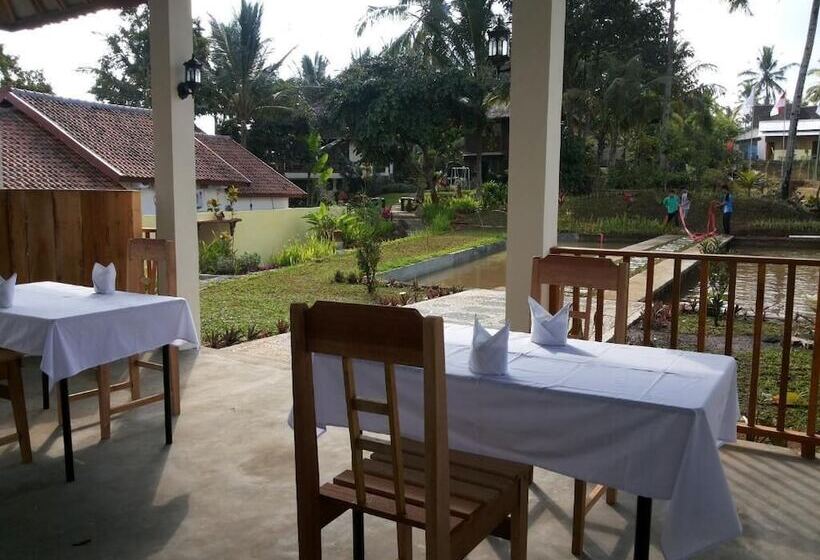 هتل Domisili Ijen Cliff By Fays Hospitality