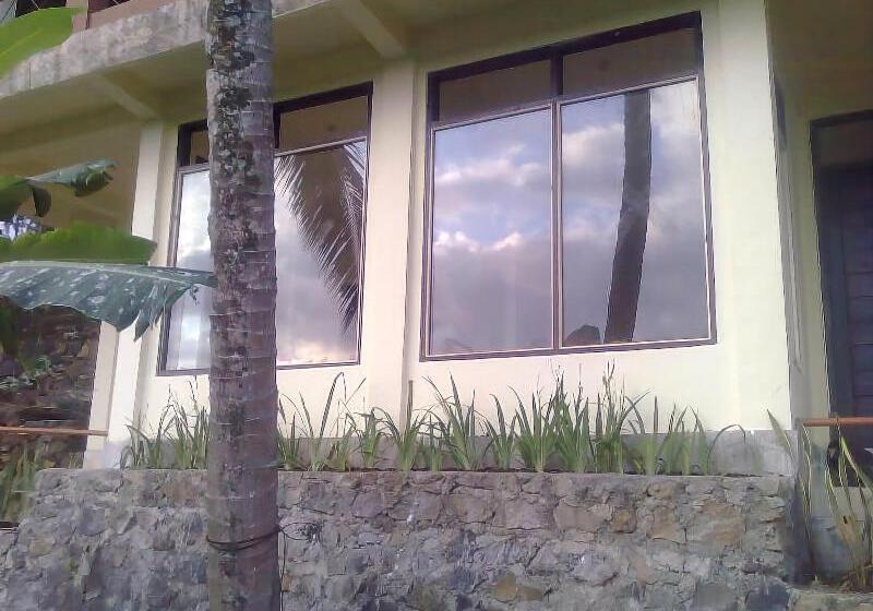 هتل Domisili Ijen Cliff By Fays Hospitality