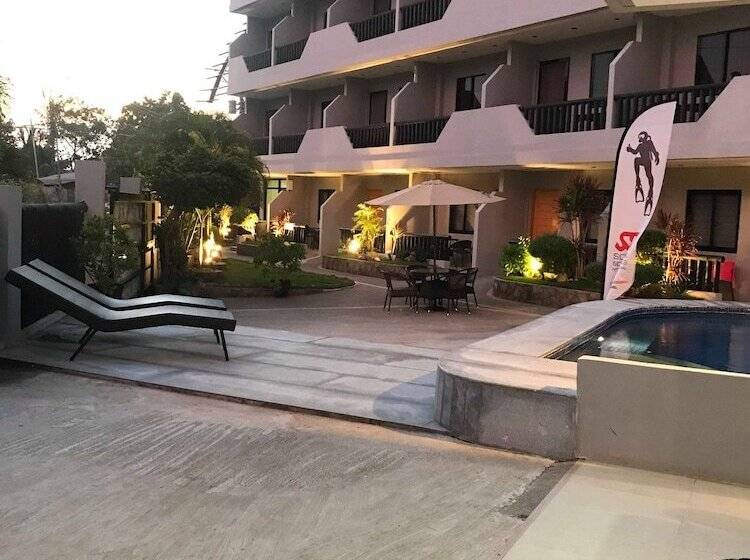 هتل Mayfair Resort