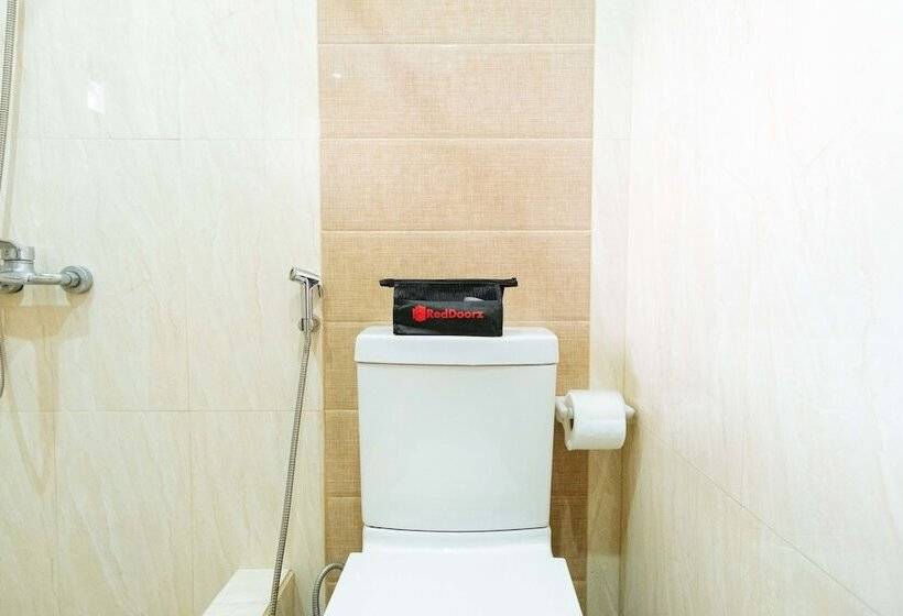 فندق Reddoorz Premium @ Outlook Drive