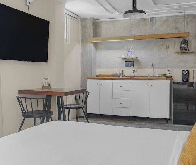 Fotos del hotel Selina Casco Viejo:  11