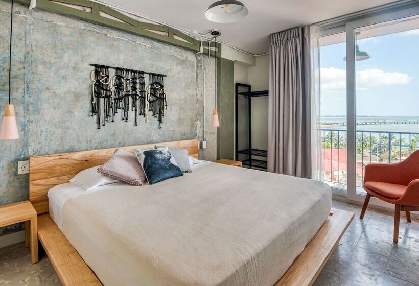 Fotos del hotel Selina Casco Viejo:  32