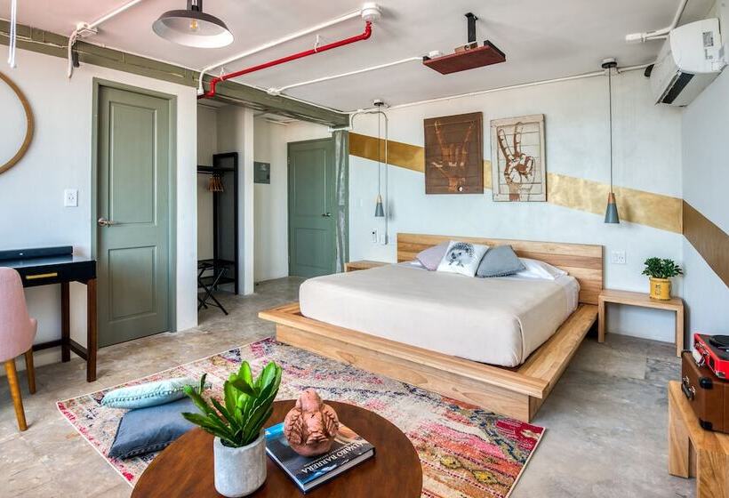 Fotos del hotel Selina Casco Viejo:  30