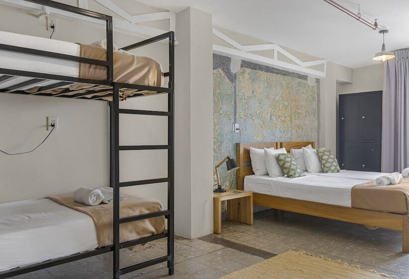 Fotos del hotel Selina Casco Viejo:  23