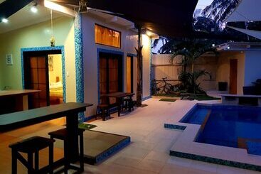 هتل Siargao Oasis Suites
