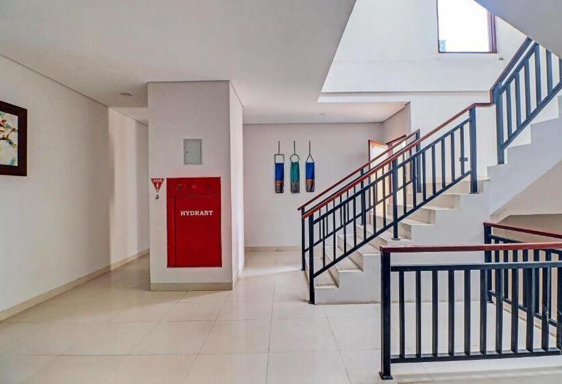 Отель Townhouse Oak Signature Bali