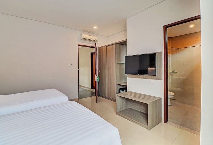 Отель Townhouse Oak Signature Bali