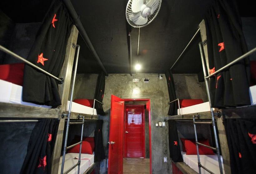 בית מלון כפרי W Hostel Boracay