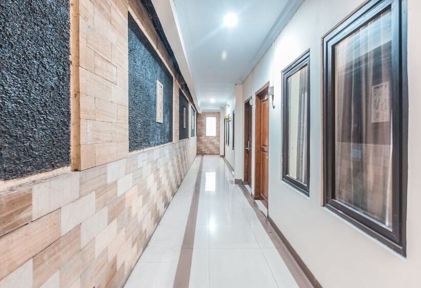 هتل Wisma Lux Barkah By Oyo Rooms