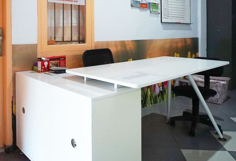 هاستل Abdi Praja Residence By Oyo Rooms