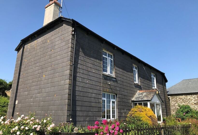 مبيت وإفطار Tregarland Farm