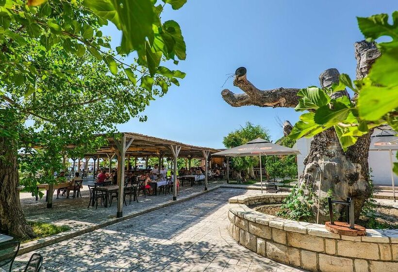 هتل Bunec Beach Resort