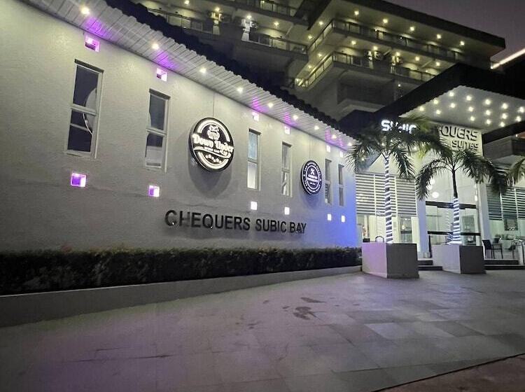 בית מלון כפרי Chequers Suite