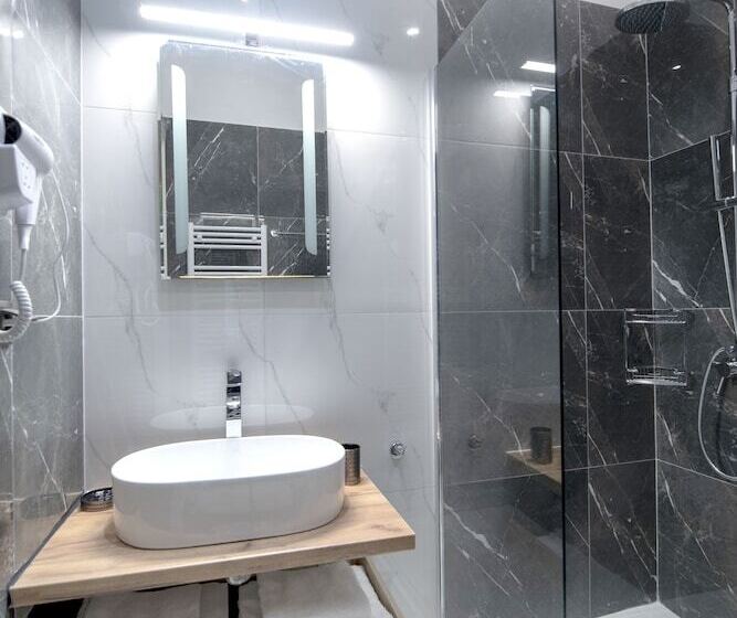 هتل Plaka Arch Suites