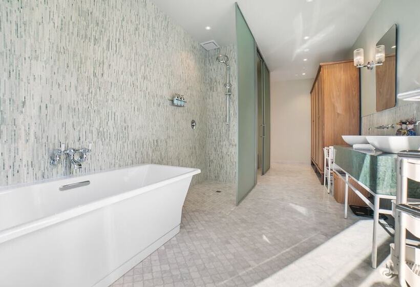 Lanah Residence