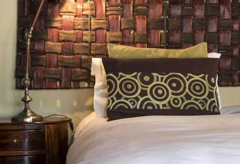 فندق Izapa Bush And Game Lodge