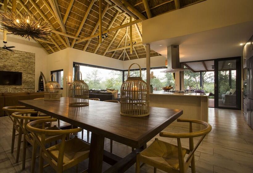 فندق Moya Safari Lodge & Villa